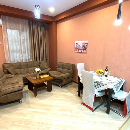 Metta Tbilisi Apartment מראה חיצוני תמונה